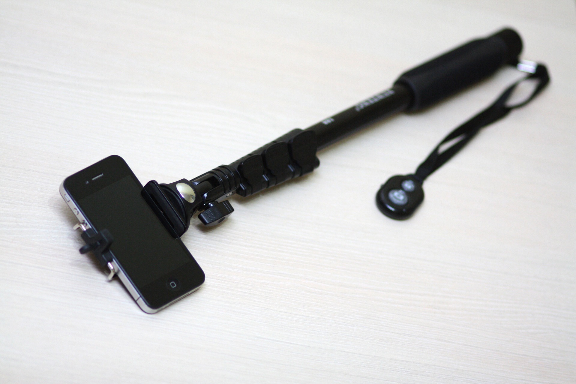 ATUMTEK Selfie Stick Tripod, Extendable 3 in 1 Aluminum Bluetooth Self, NOB